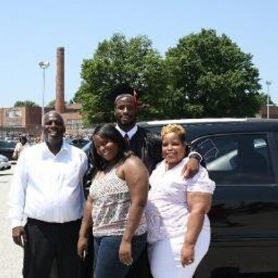 Profile Picture of Cynthia  Barnes (@cyncyn127) on Twitter