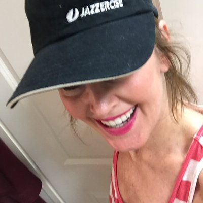 Profile Picture of Lisa Cannon (@jazzerdenison) on Twitter