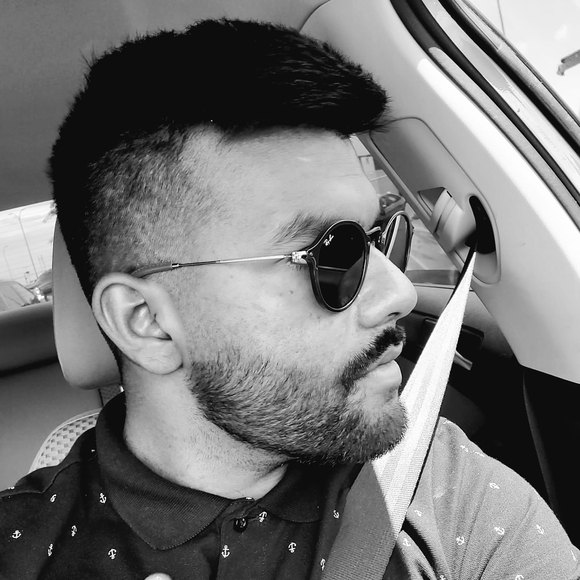 Profile Picture of David John (@daud) on Poshmark