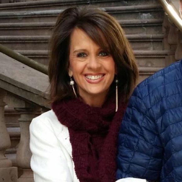 Profile Picture of Dale Dascombe (@frugal_caboodle) on Poshmark