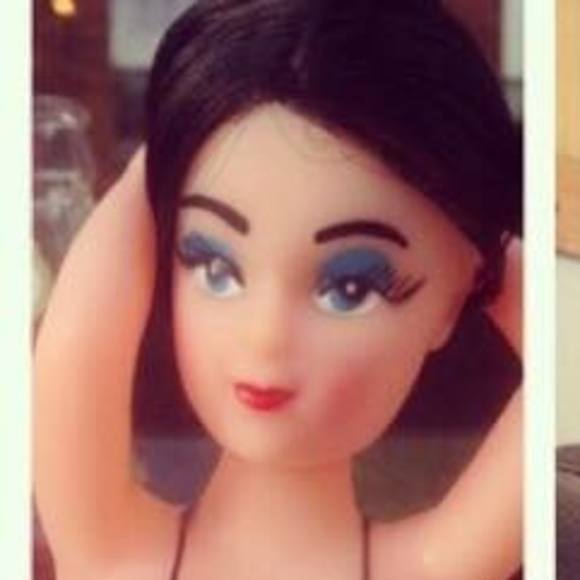 Profile Picture of Gillian Andrews (@gillianclark16) on Poshmark