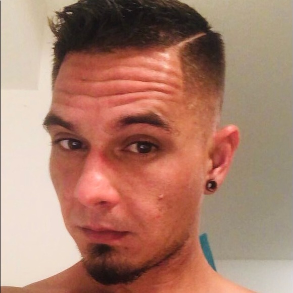 Profile Picture of James Mccullough (@jamesmccullo682) on Poshmark