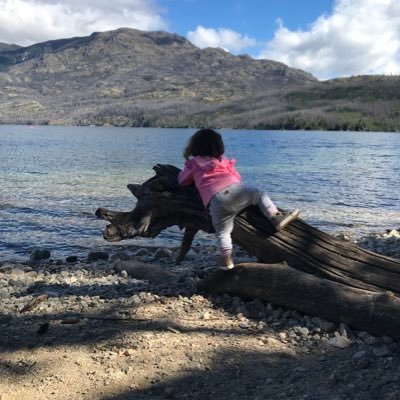 Profile Picture of Anabella James (@anabellajames) on Twitter