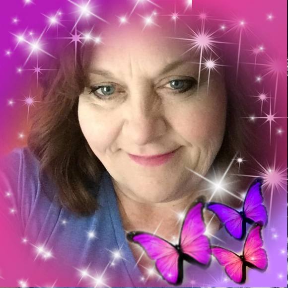 Profile Picture of Paula Mcnabb (@mcnabbpaula1) on Poshmark