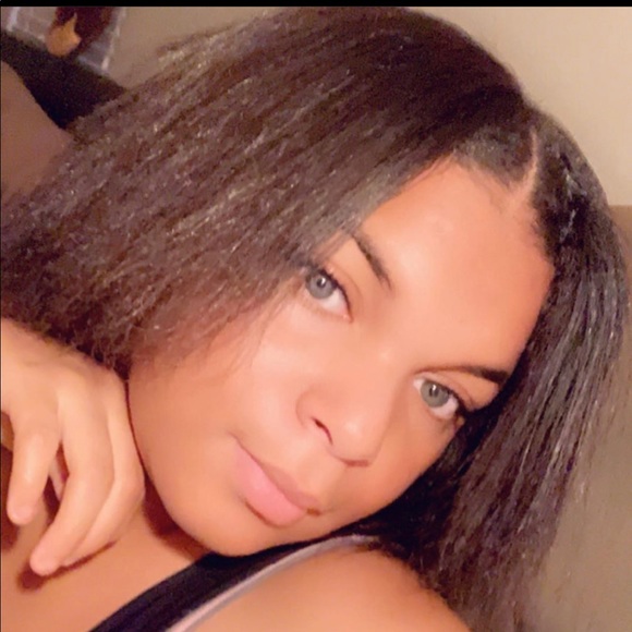 Niecey Kingsby - Poshmark Profile Picture of Niecey Kingsby (@nieceykingsby) on Poshmark
