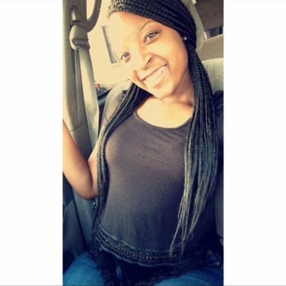 Nichelle Williams - Poshmark Profile Picture of Nichelle Williams (@nwilliams99) on Poshmark