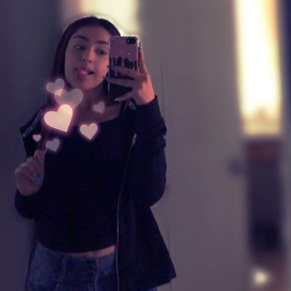 Profile Picture of Jasmine Corona (@chata001) on Poshmark