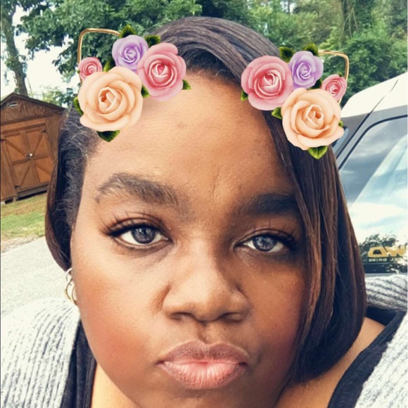 Profile Picture of Theresa Mcdonald (@kalacomc) on Poshmark