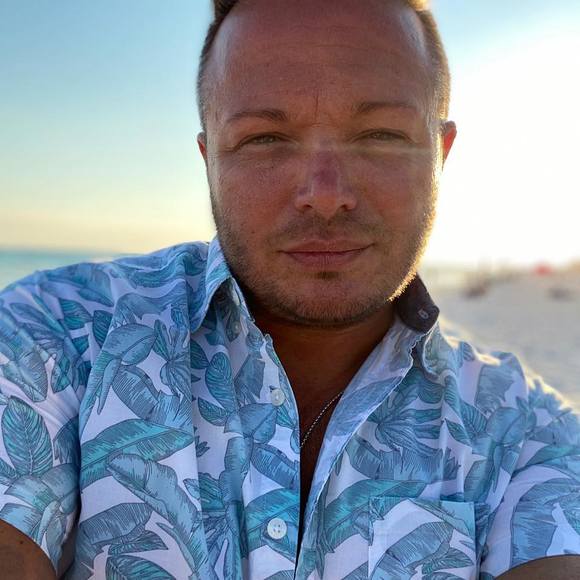 Profile Picture of Joshua Roten (@jroten79) on Poshmark