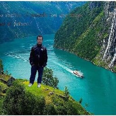 Profile Picture of Alexander Padilla (@a65018553) on Twitter