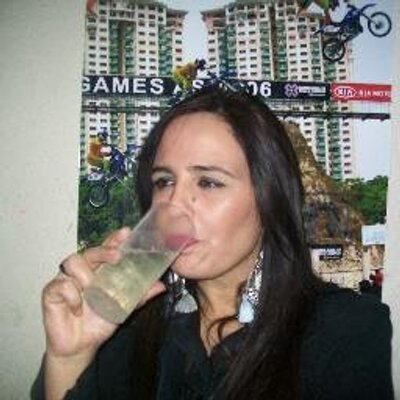 Profile Picture of Alejandra Simonon Twitter