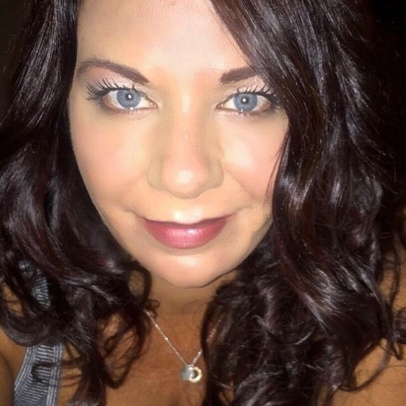 Profile Picture of Carolyn Slavinsky (@bluegypsyrebel) on Poshmark