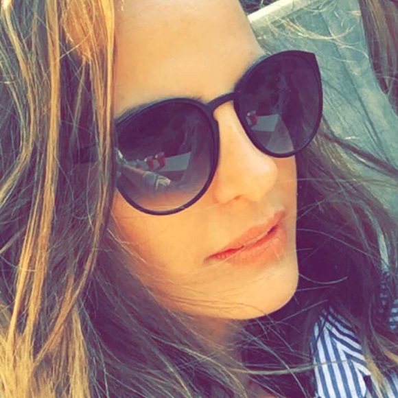 Kaleena Figaro - Poshmark Profile Picture of Kaleena Figaro (@kalrose24) on Poshmark