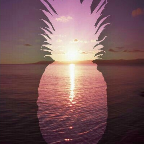 Profile Picture of Ellice Mccarroll (@elliepeal) on Poshmark