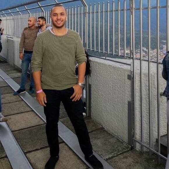 Profile Picture of Leonardo Morales jaramillo (@leonardomora651) on Poshmark