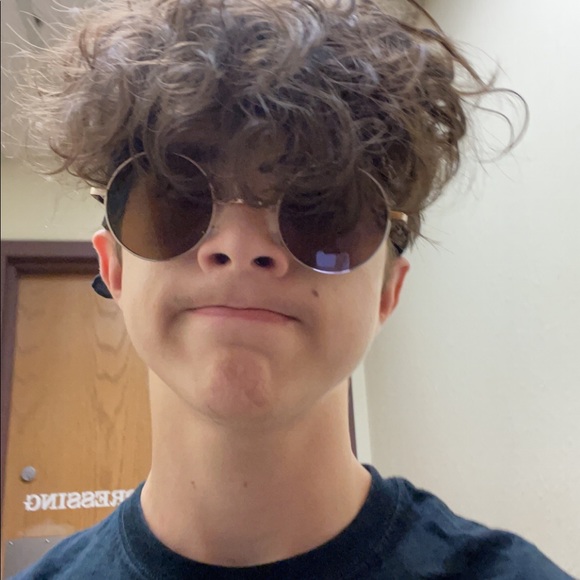 Profile Picture of Max Peeler (@iceyss) on Poshmark