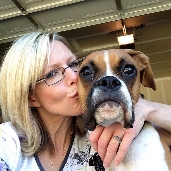 Profile Picture of Rachel Barquist (@rbarquist24) on Poshmark