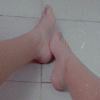 Profile Picture of Lucy | Feet Model (@lucyngfeet) on Twitter