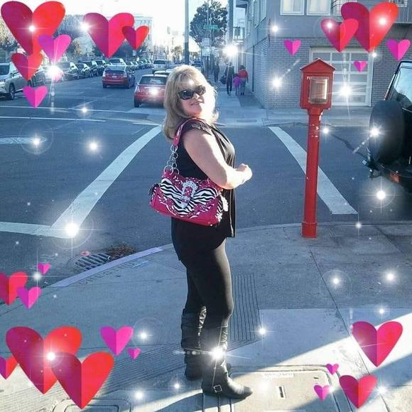 Profile Picture of Cynthia Yaple (@cindijan3) on Poshmark