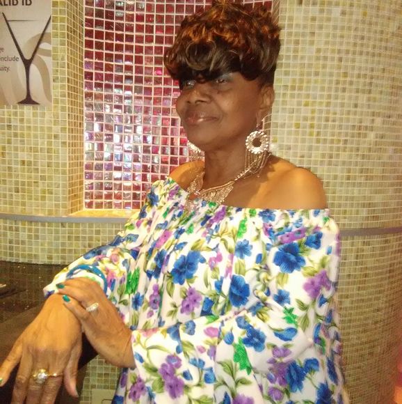 Profile Picture of Venetta Johnson (@venettajohnson) on Poshmark