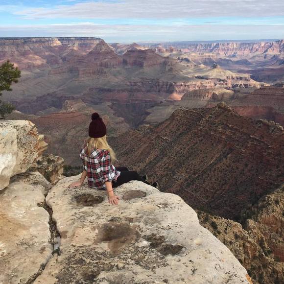 Profile Picture of Harlee Moyes (@phillih4) on Poshmark