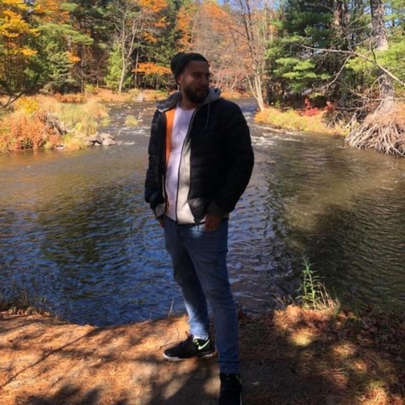 Profile Picture of Akeb Nadjib (@surmbk) on Poshmark