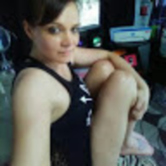 Profile Picture of Alisha Brackner (@alishakayb84) on Poshmark