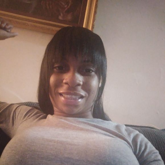 Profile Picture of Alecia Thomas (@aleciathomas22) on Poshmark