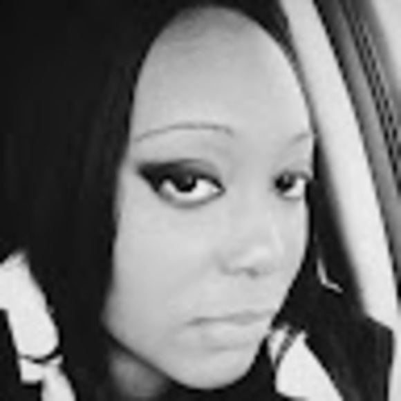 Profile Picture of Tyisha Craig (@kweentyi) on Poshmark