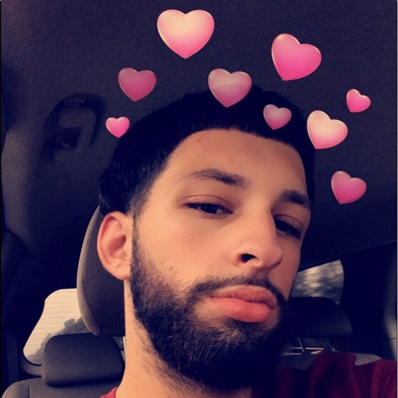 Profile Picture of Tj Roginski (@tjroginski12) on Poshmark