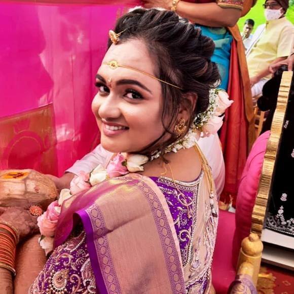 Profile Picture of Ankeeta Battalwar (@ankeetab) on Poshmark