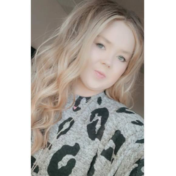 Madison Hilliard - Poshmark Profile Picture of Madison Hilliard (@madisonhilliard) on Poshmark