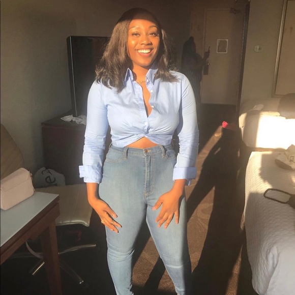 Profile Picture of Jakerra Coger (@bjakerra) on Poshmark