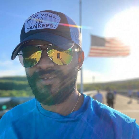 Profile Picture of Chanaka Kasun (@kasun) on Poshmark