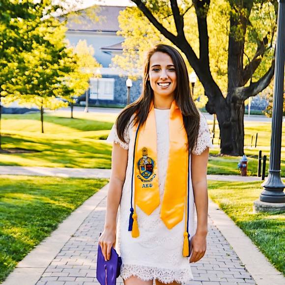 Profile Picture of Danielle Dowling (@d_dowling) on Poshmark