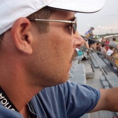Profile Picture of Dwayne Hill (@crazyuncledee) on Twitter