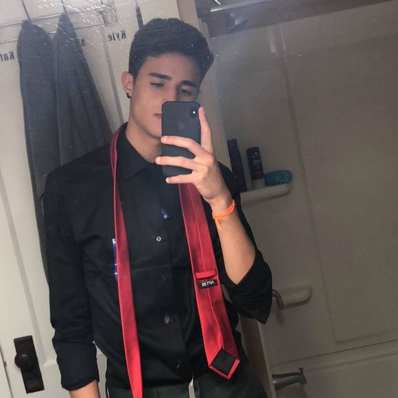 Profile Picture of Pedro Bastos (@pedrobastos) on Poshmark