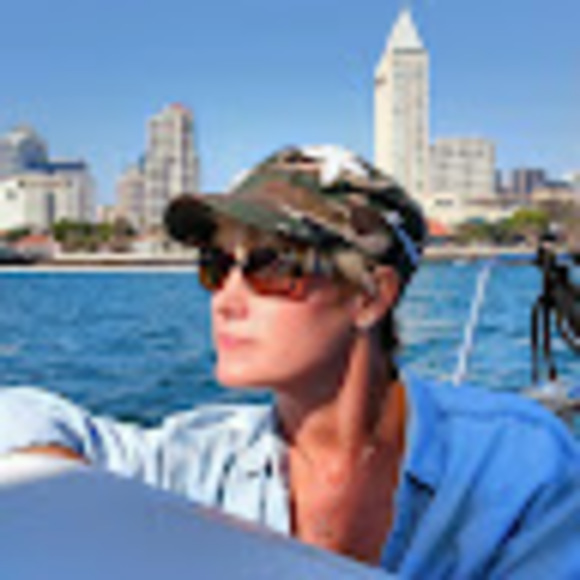 Profile Picture of Dawnette Moehling (@dmoehling) on Poshmark