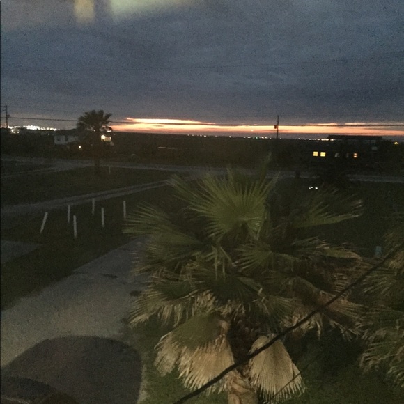 Profile Picture of Katherine Luhring (@katherineluhrin) on Poshmark