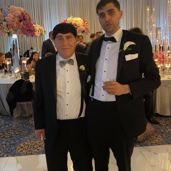 Profile Picture of George Kakos (@georgekakos) on Poshmark