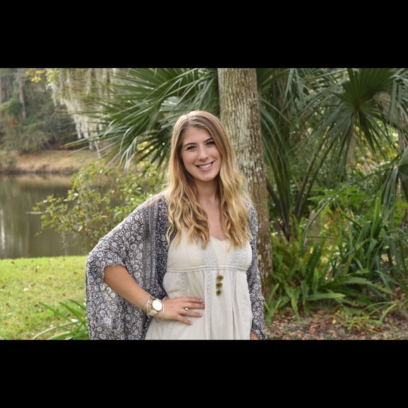 Profile Picture of Claire Scribner (@clairescribned) on Poshmark