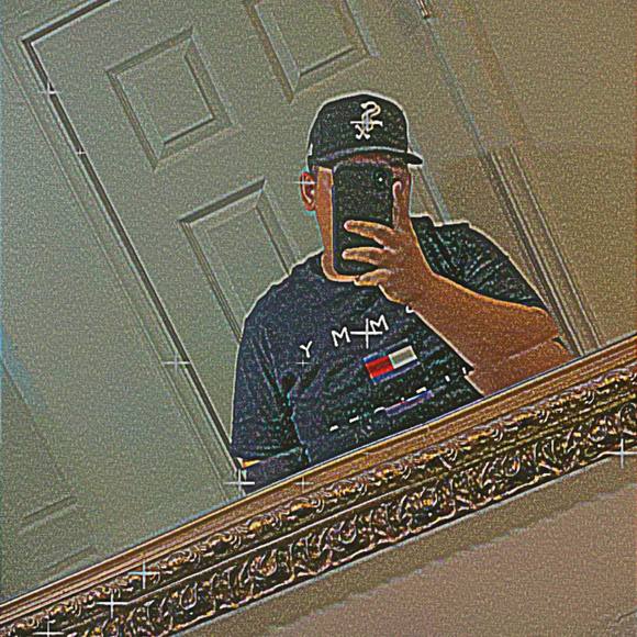 Profile Picture of Jonathan Hoyos (@jonathanhoyos) on Poshmark