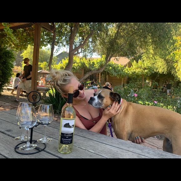 Profile Picture of Erica Laine (@ericavoien) on Poshmark