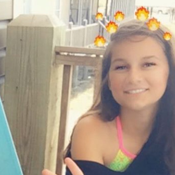 Profile Picture of Bella Gulley (@wild_2b_free) on Poshmark