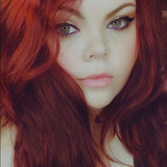 Profile Picture of Kassy Madland (@kassylake154) on Poshmark