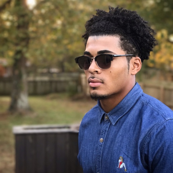 Profile Picture of Johnny Middlebrooks (@johnnyllee) on Poshmark