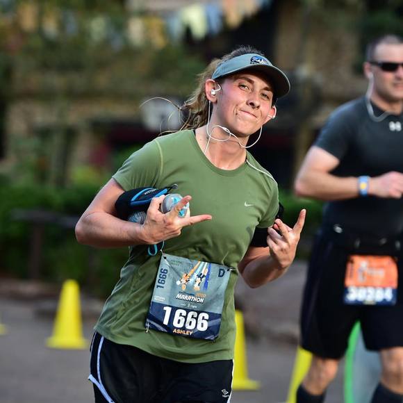 Profile Picture of Ashley Loonam (@ashleyloo23) on Poshmark