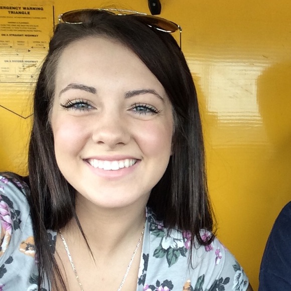 Profile Picture of Josie Carroway (@josiecarroway) on Poshmark