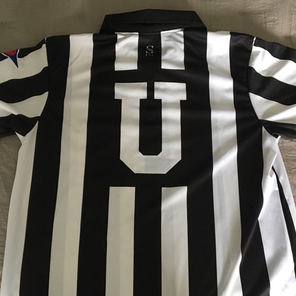 Profile Picture of Matthew Caponigro (@mcaponigro2002) on Poshmark