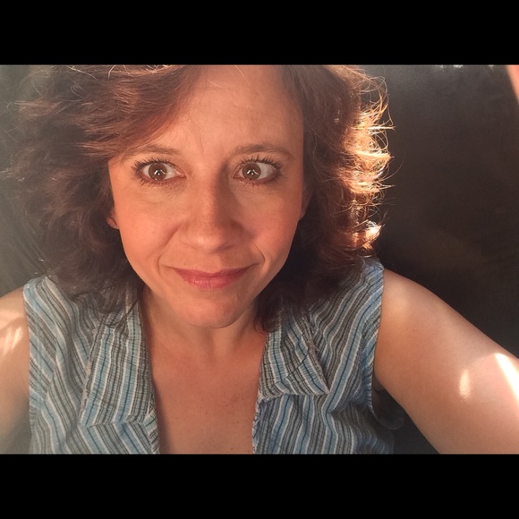 Profile Picture of Anne Andrews (@youngone28) on Poshmark